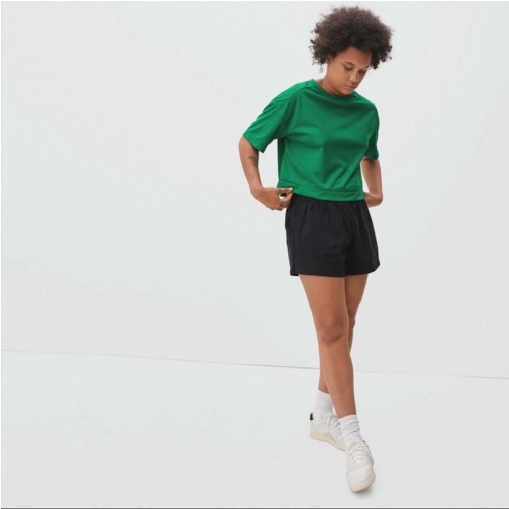 Everlane Perform Green Crop Tee
